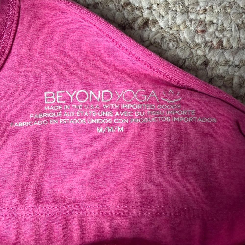 BEYOND YOGA Active crop Tank (m)and biker shorts(s) matching Set - Picture 4 of 8